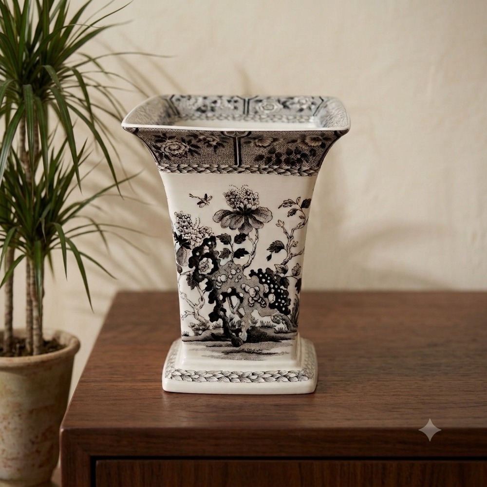 Spode Heritage Collection India 8" Square Vase 250th Anniversary